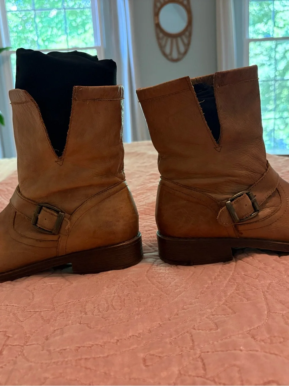 Nine West Women’s Tan Leather Ankle Boots with Buckle Strap. Sz 6